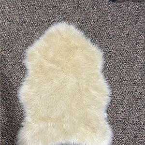 Fluffy Cream Faux Sheepskin Fur